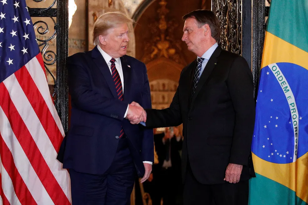 Trump volta a defender Bolsonaro nas redes sociais: ‘Caça às bruxas’