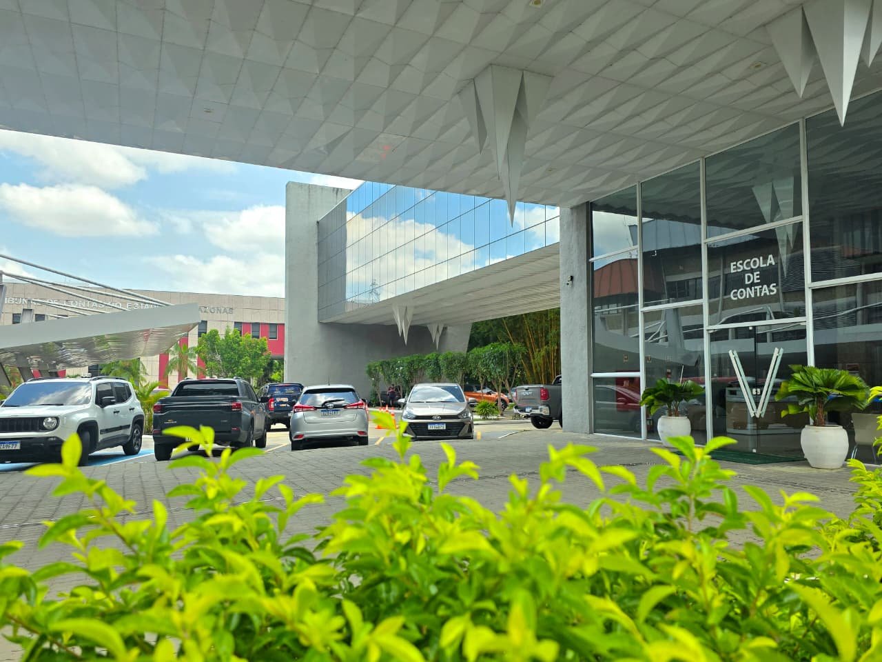 TCE-AM capacita gestores municipais na elaboração de planos de prevenção ao desmatamento e queimadas