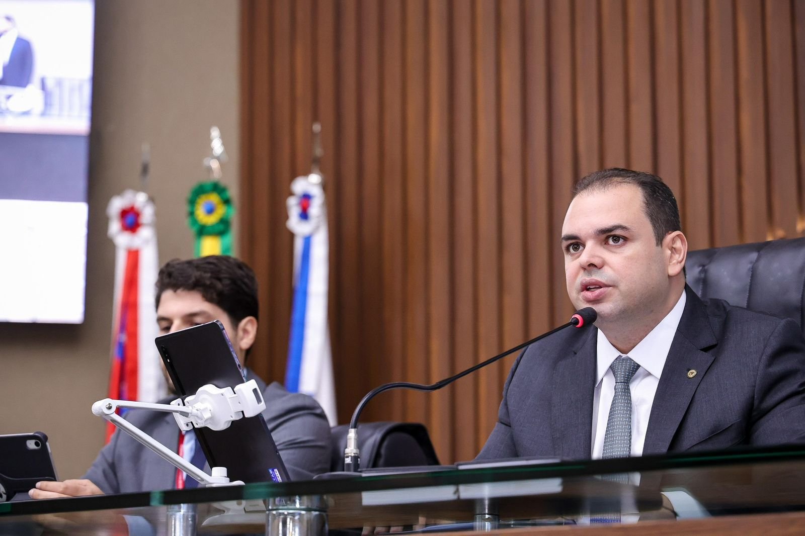 Presidente Roberto Cidade reforça compromisso com a dignidade menstrual e celebra avanço de políticas públicas sobre o tema