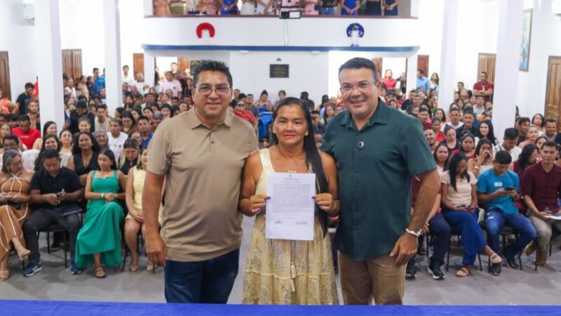 Nova chamada do Concurso  Público da Educação empossa mais de 150 concursados em Barreirinha
